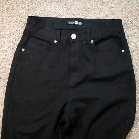 BOOHOO Black Distressed Jeans - Picture 3 of 4